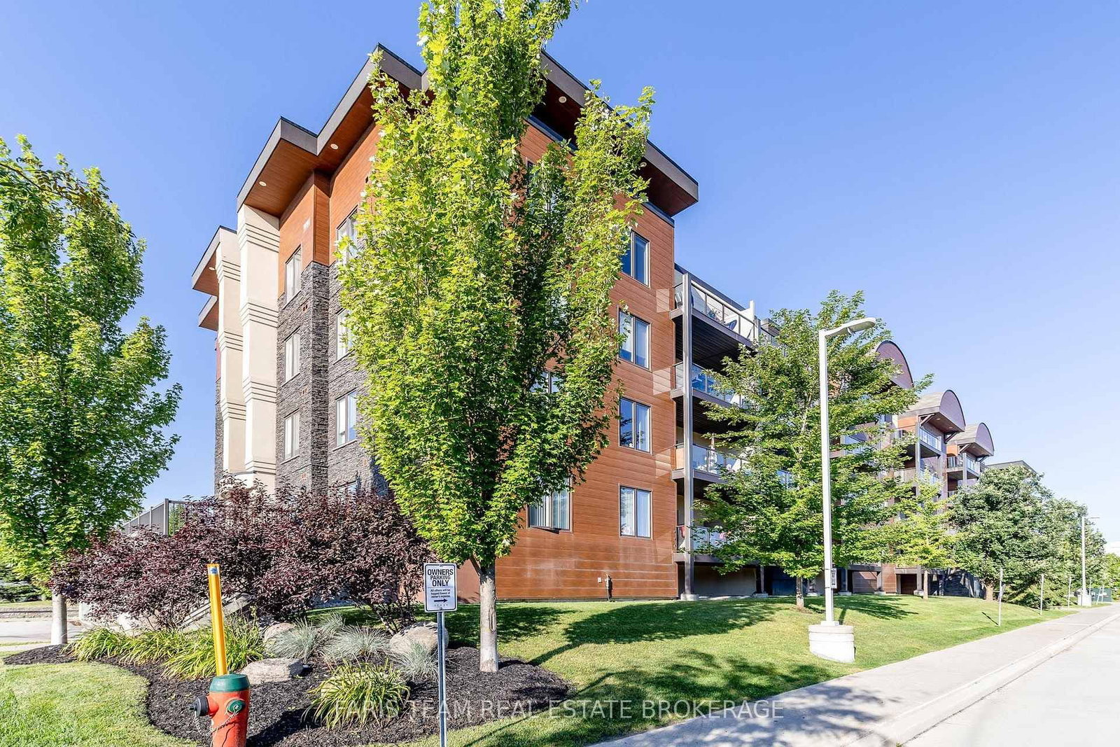 100 Dean Avenue • #211 • Barrie, ON photo 3