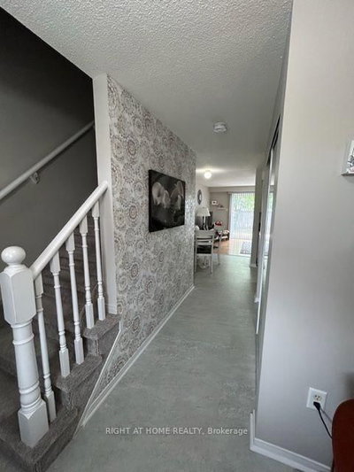22 Lion's Gate Boulevard • Barrie, ON photo 3
