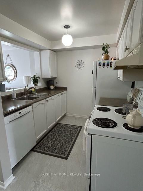 22 Lion's Gate Boulevard • Barrie, ON photo 5