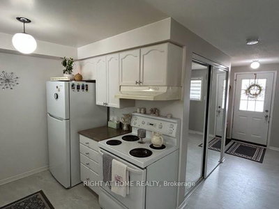 22 Lion's Gate Boulevard • Barrie, ON photo 6