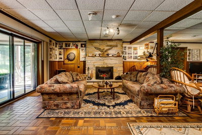 12 Lincoln Avenue • Tiny, ON photo 9