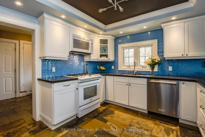 736 Victoria Street • Midland, ON photo 4