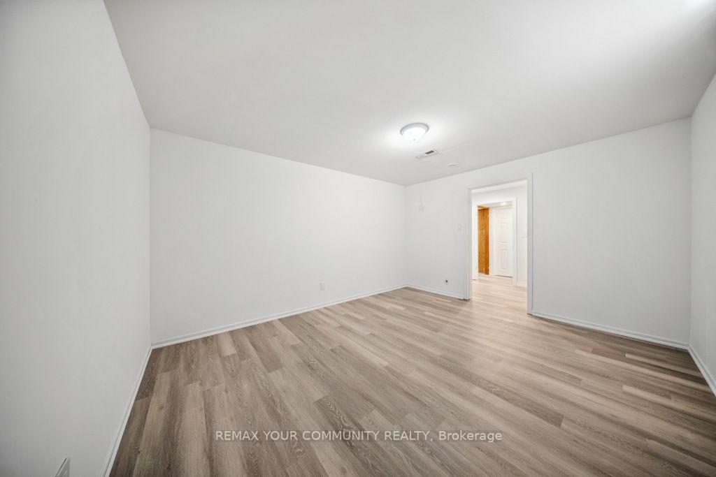 431 Innisfil Street • Barrie, ON photo 37