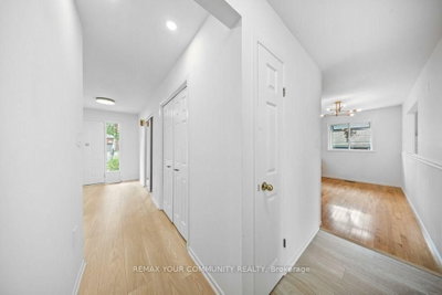 431 Innisfil Street • Barrie, ON photo 8