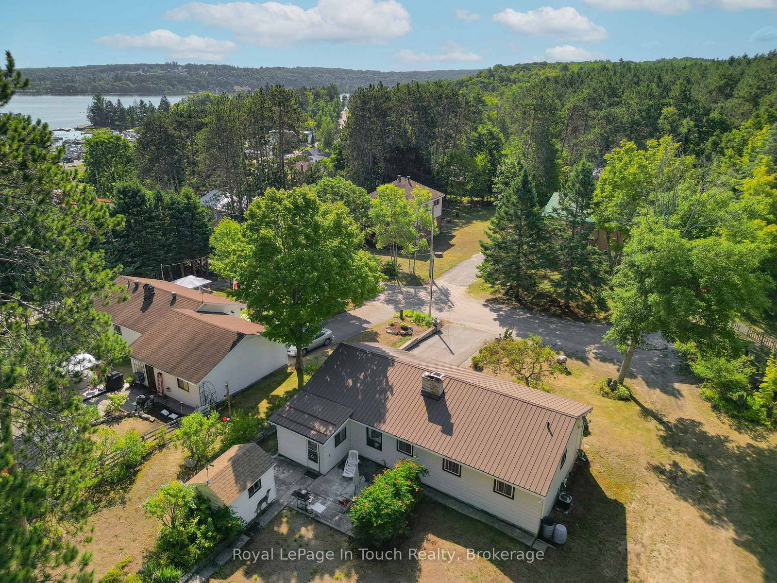 22 Glendale Road • Tiny, ON photo 11