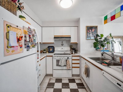 Unit 902 — 150 Dunlop Street E — photo 2