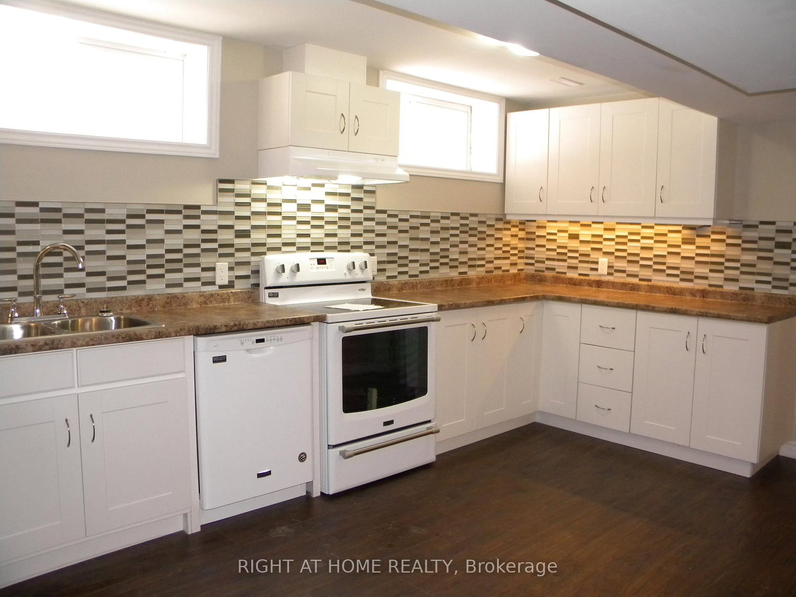 B - 42 Westminster Circle, Barrie 4