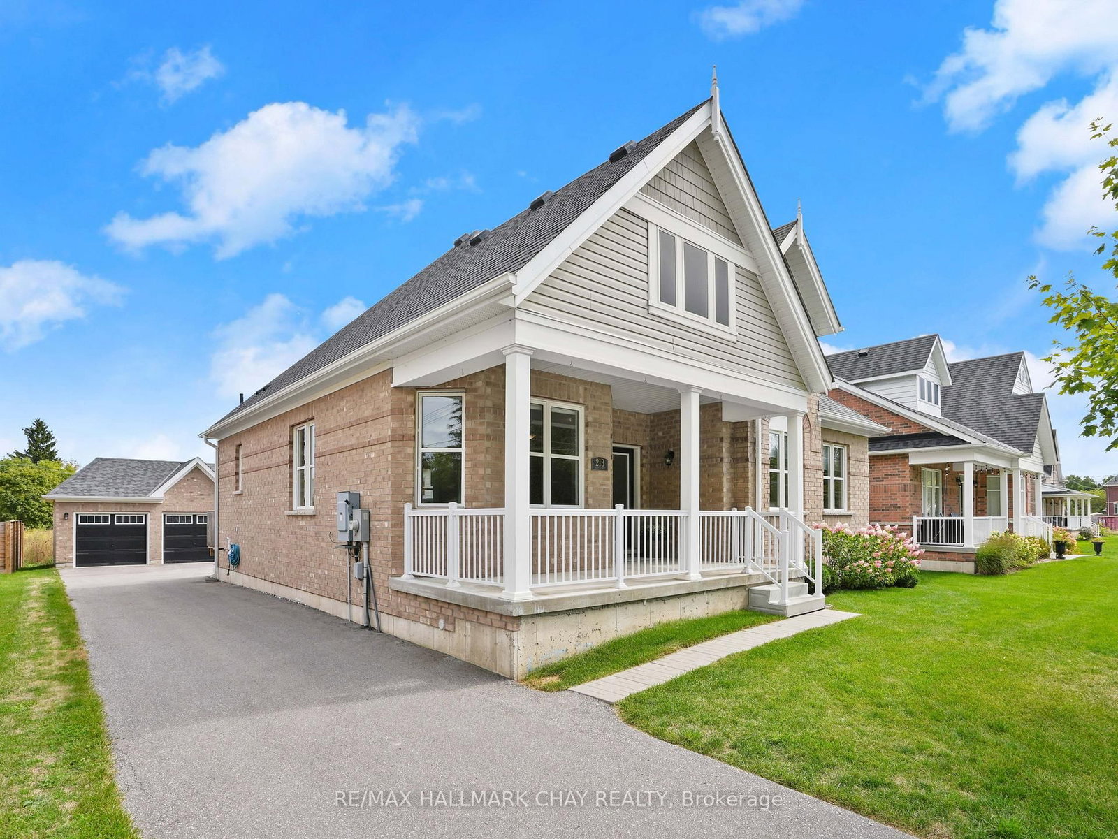 213 Mary Street • Clearview, ON photo 2