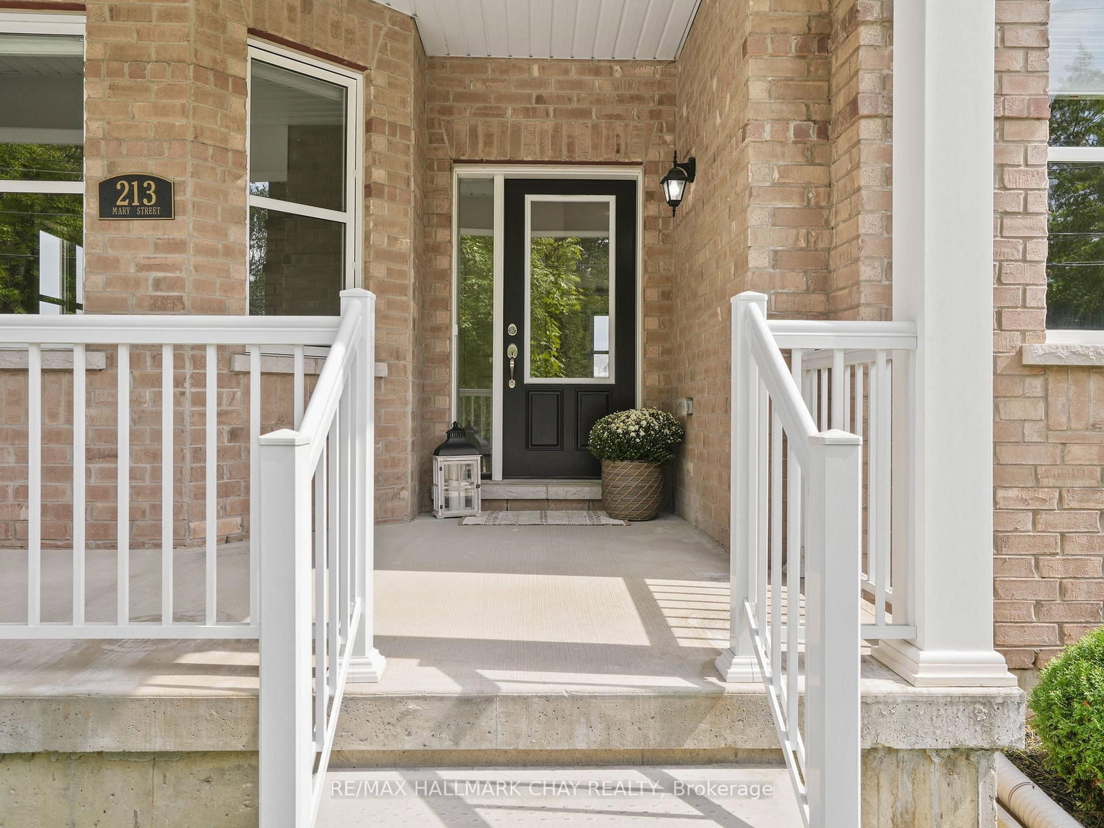 213 Mary Street • Clearview, ON photo 6