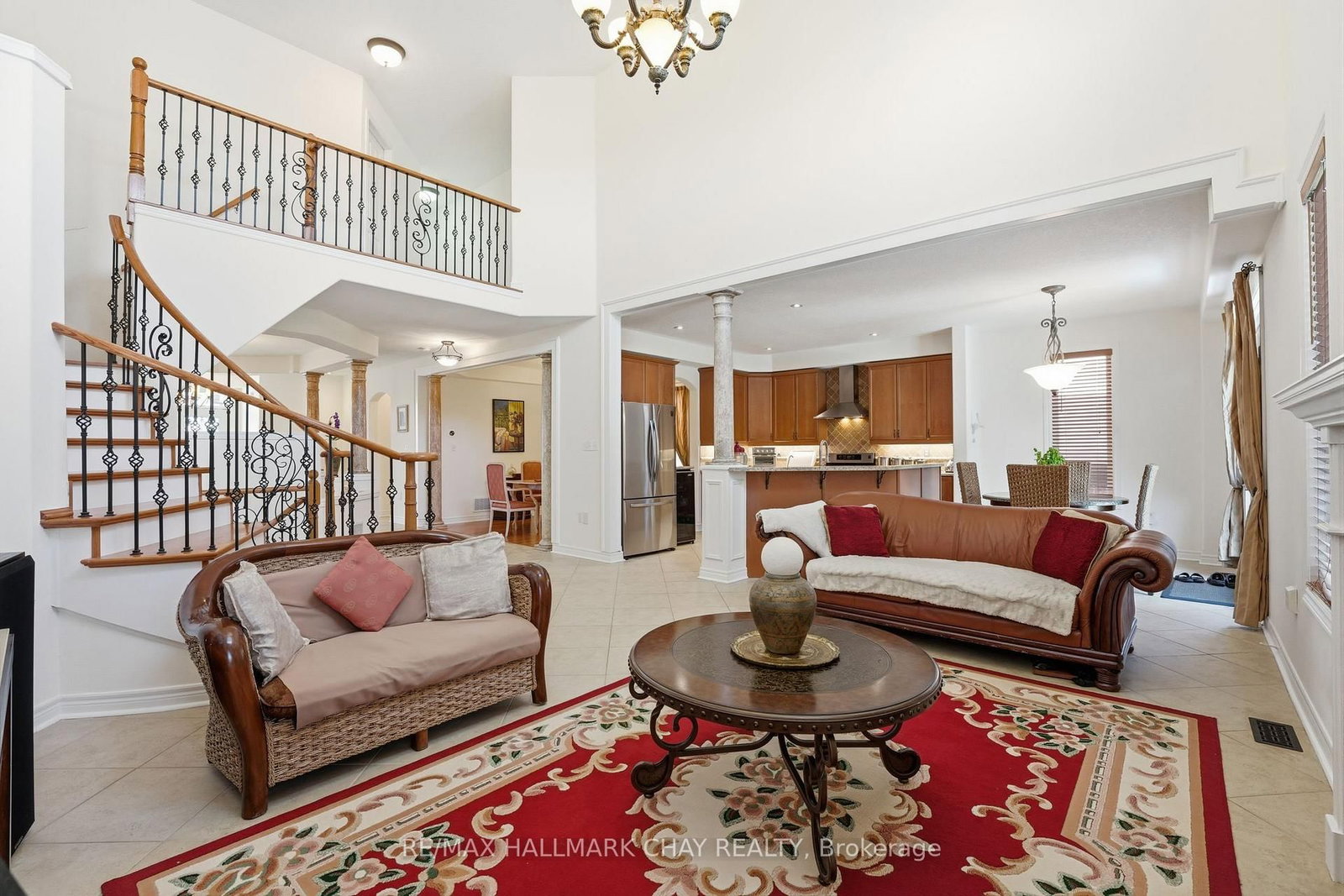12 Parisian Crescent • Barrie, ON photo 5
