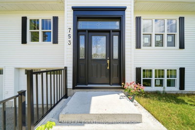 753 Fifth Avenue • Tay, ON photo 5