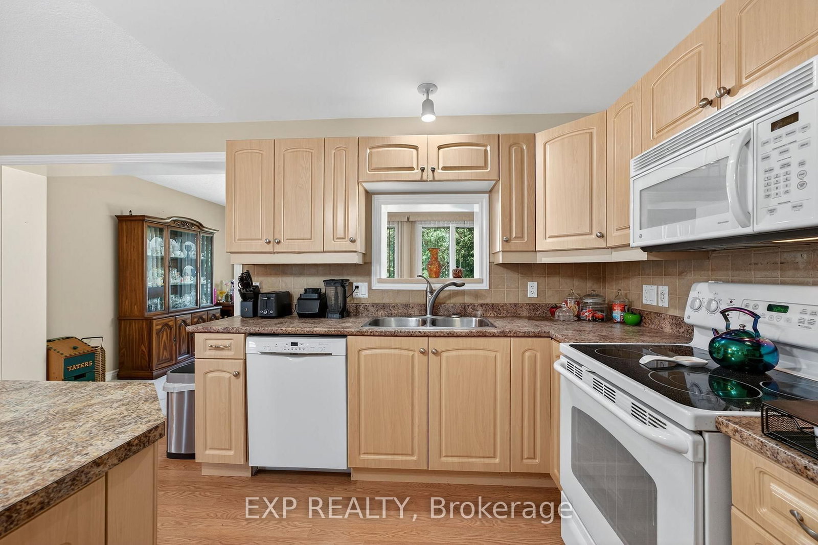 30 Illinois Crescent • Wasaga Beach, ON photo 8