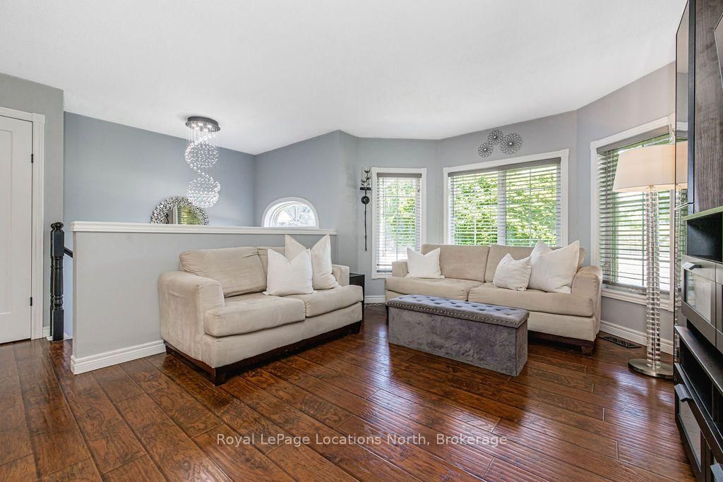 7 Coles Court • Wasaga Beach, ON photo 8
