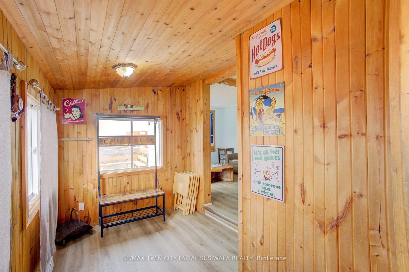 16 ZOO PARK Road • Wasaga Beach, ON photo 13