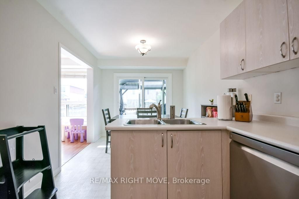 142 JULIA Crescent • Orillia, ON photo 18