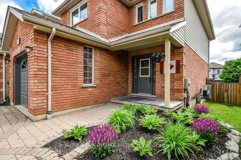 142 JULIA Crescent