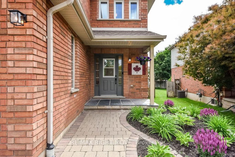 142 JULIA Crescent