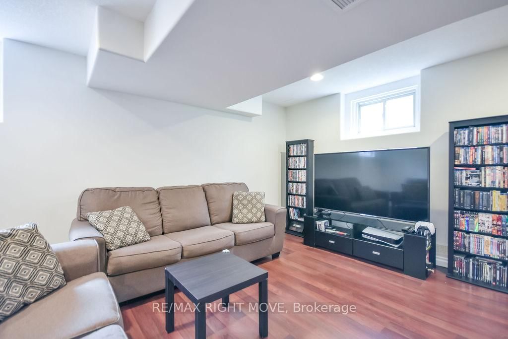142 JULIA Crescent • Orillia, ON photo 33