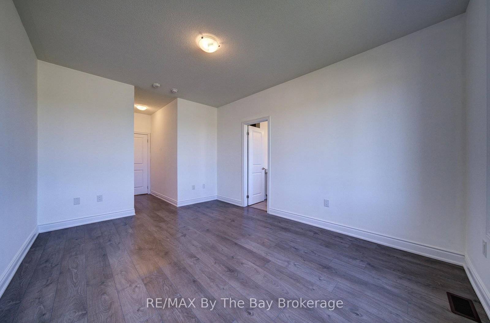 15 Union Boulevard • Wasaga Beach, ON photo 26