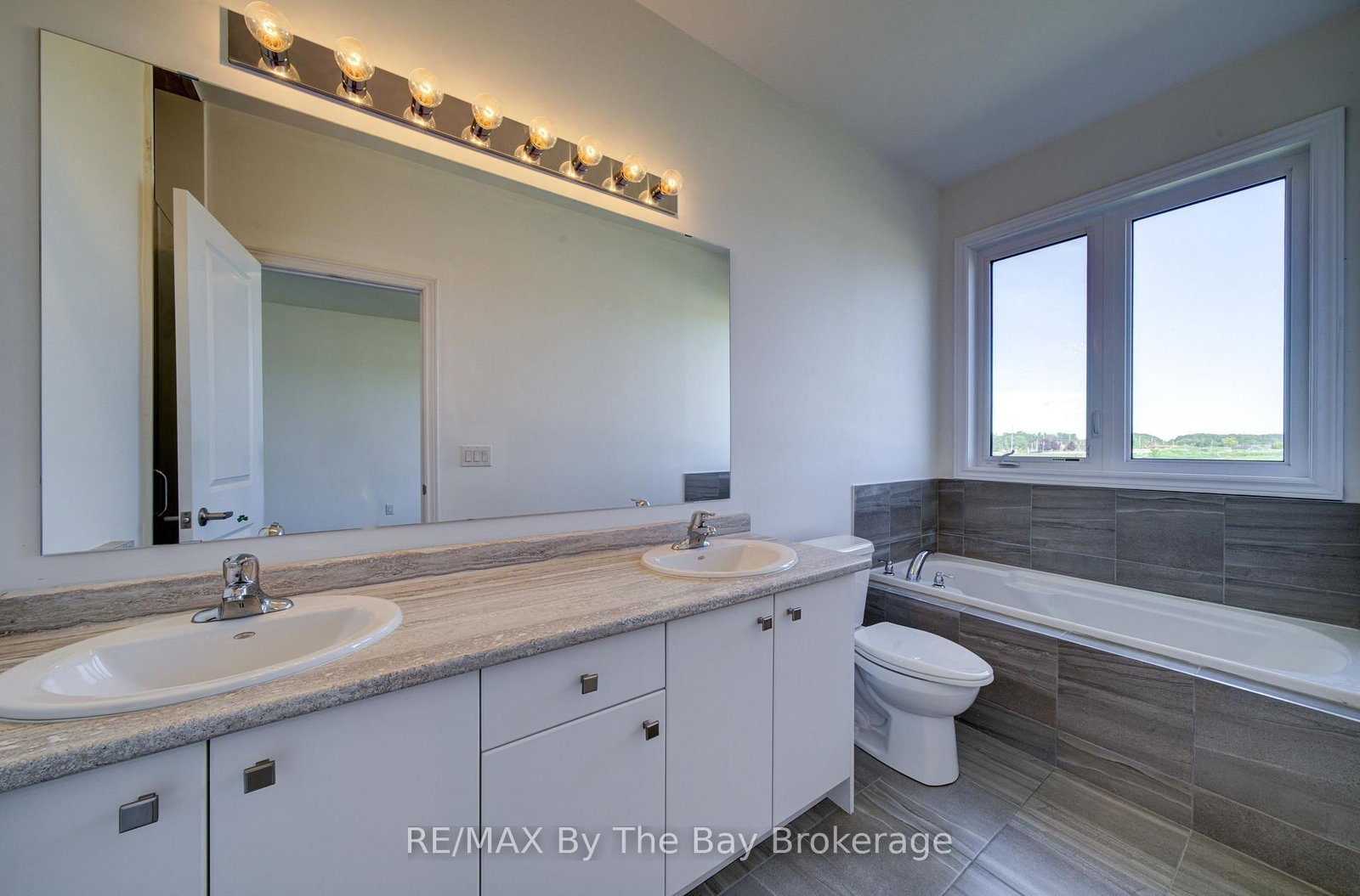 15 Union Boulevard • Wasaga Beach, ON photo 28