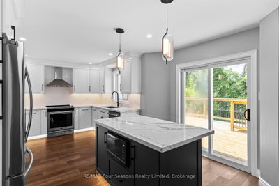 144 Country Lane • Barrie, ON photo 6