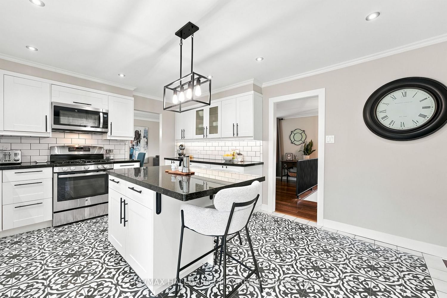 1180 St Vincent Street • Springwater, ON photo 5