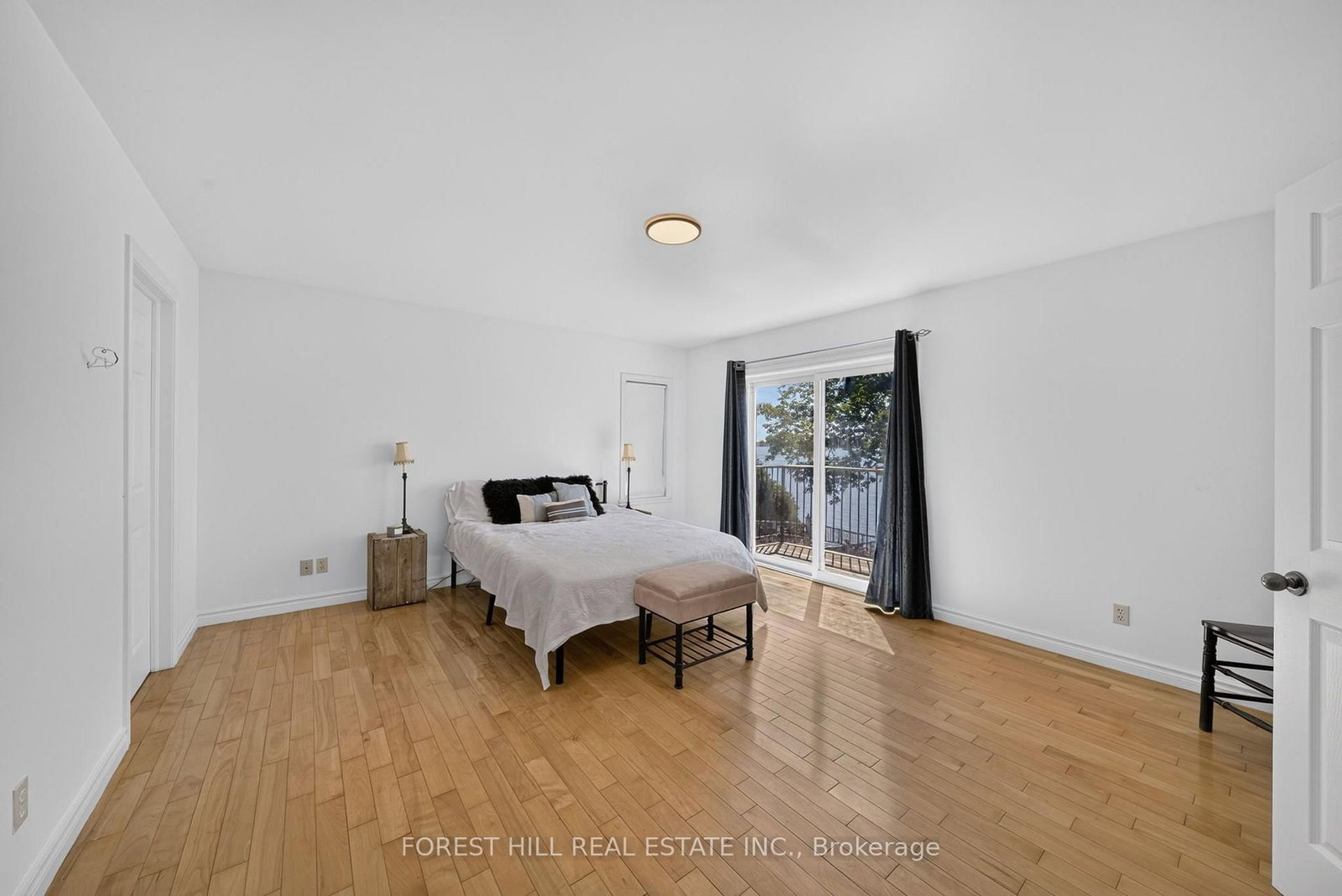2999 Lakeside Drive • Severn, ON photo 11
