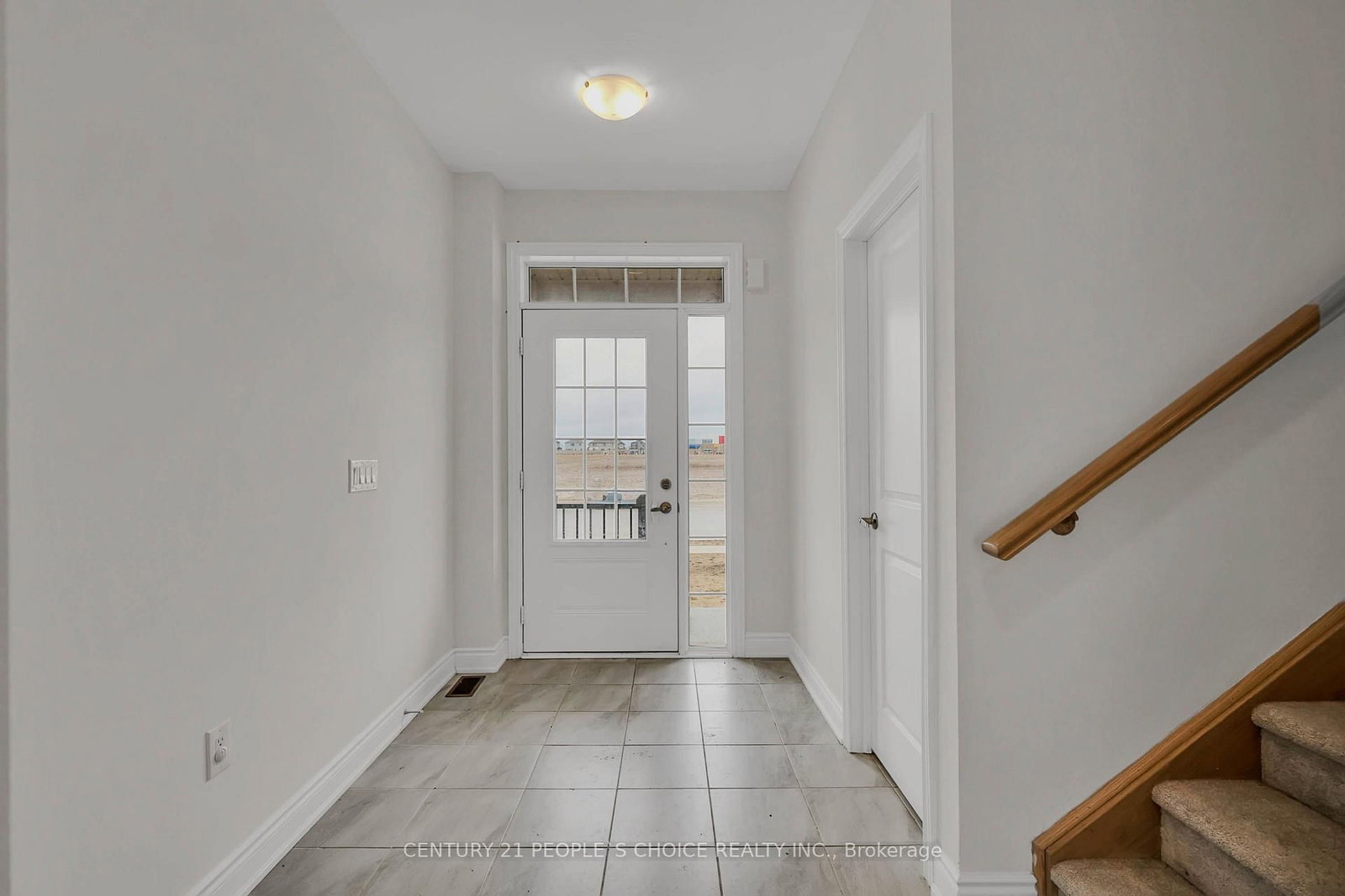 69 Central Square Boulevard • Wasaga Beach, ON photo 8