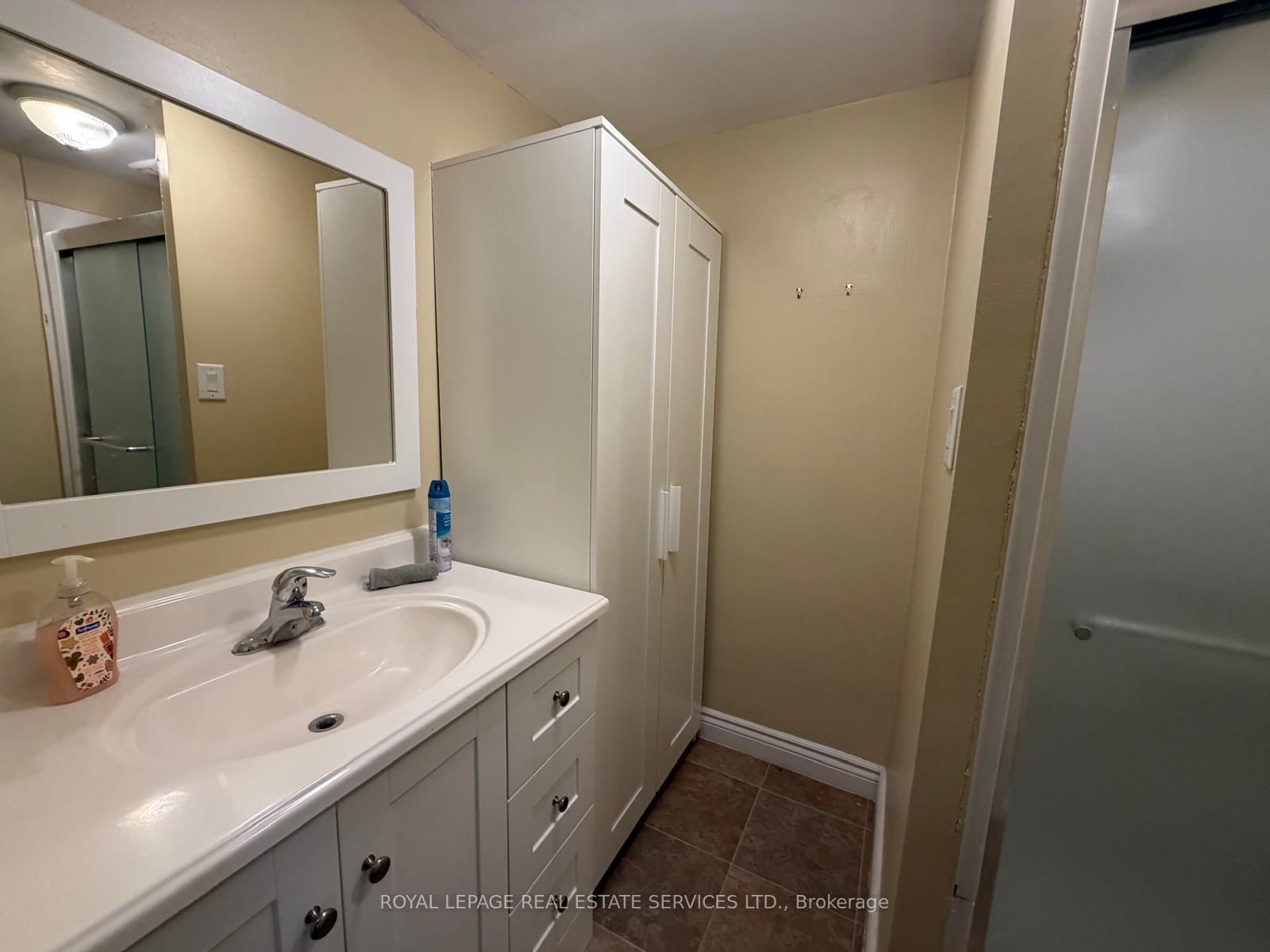 100 Essa Road • Barrie, ON photo 35