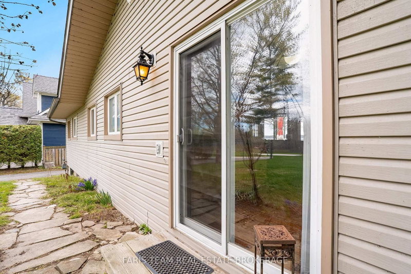 5240 Prospect Ave photo 4