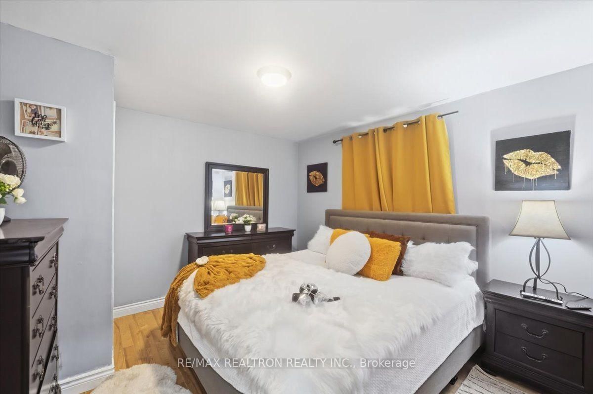 25 Simcoe Street • Orillia, ON photo 14