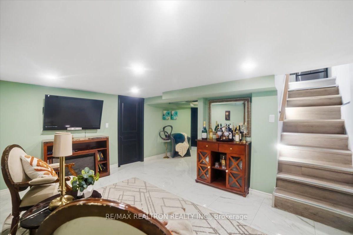 25 Simcoe Street • Orillia, ON photo 20
