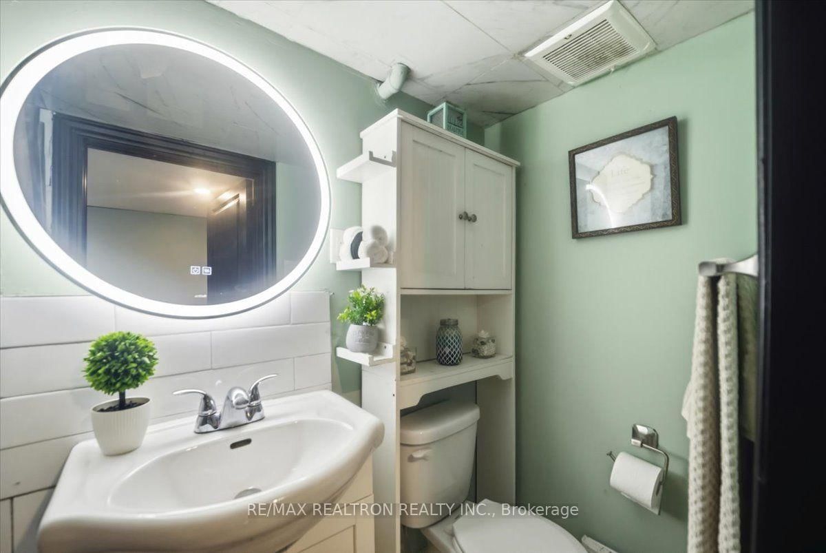 25 Simcoe Street • Orillia, ON photo 23