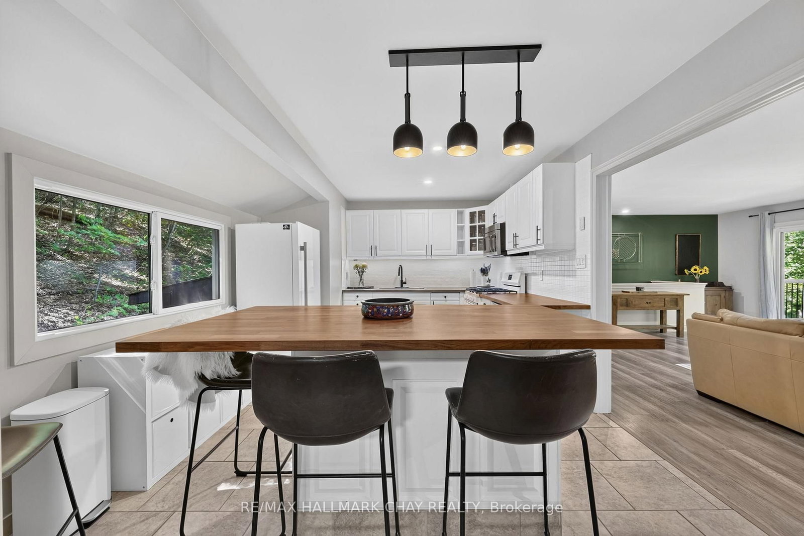 23 ALGONQUIN Trail • Oro-Medonte, ON photo 12