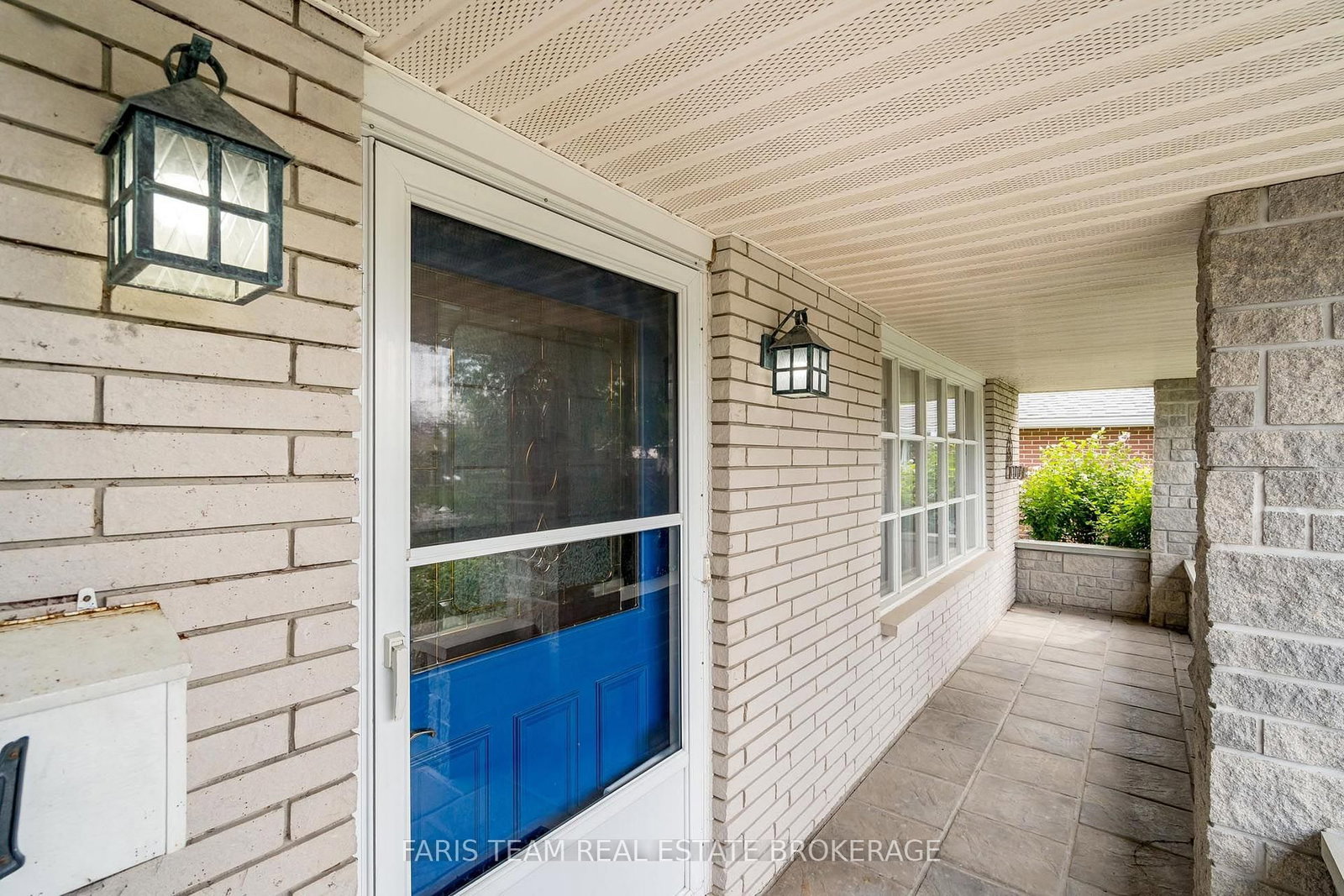 51 Davies Crescent • Barrie, ON photo 4