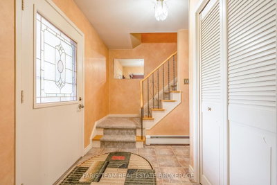 51 Davies Crescent • Barrie, ON photo 5