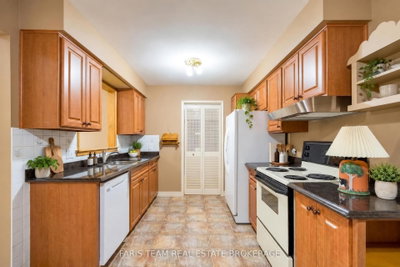 51 Davies Crescent • Barrie, ON photo 6