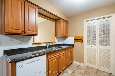 51 Davies Crescent • Barrie, ON photo 8