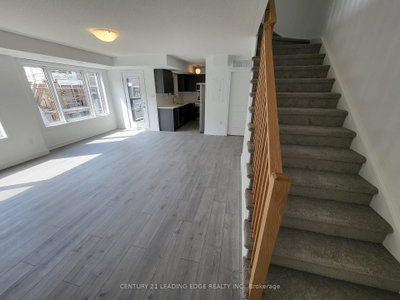 27 MAGNOLIA Lane • Barrie, ON photo 9