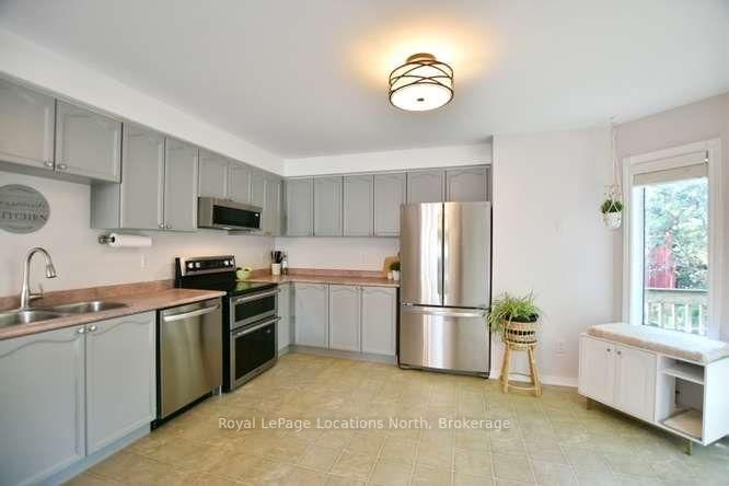 83 Fernbrook Drive • Wasaga Beach, ON photo 14