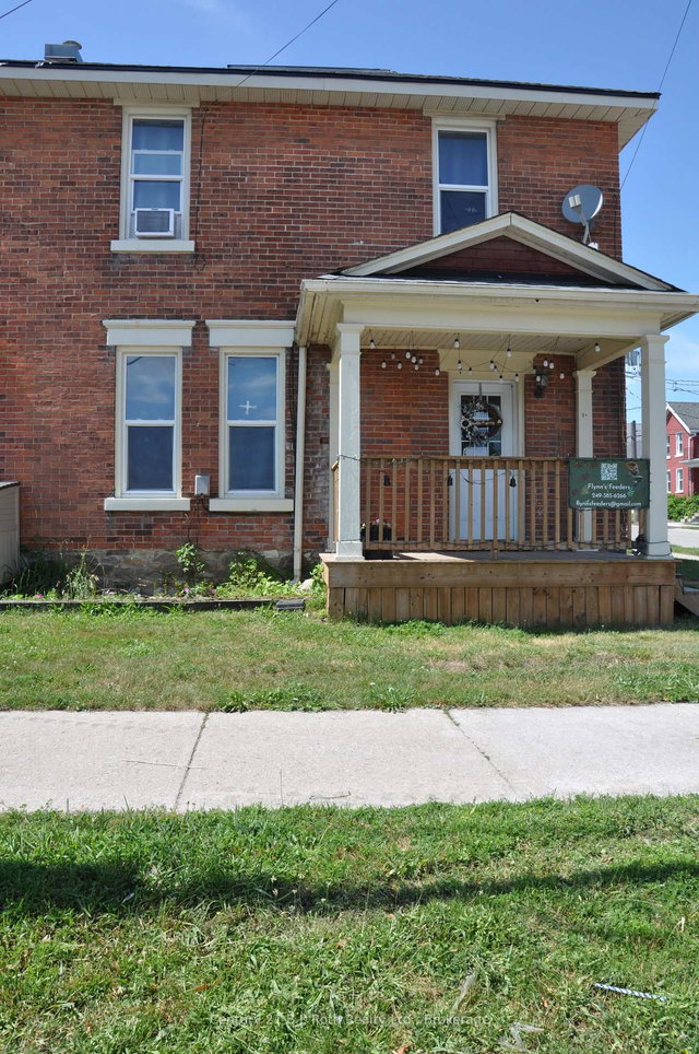 84 Mississaga Street W