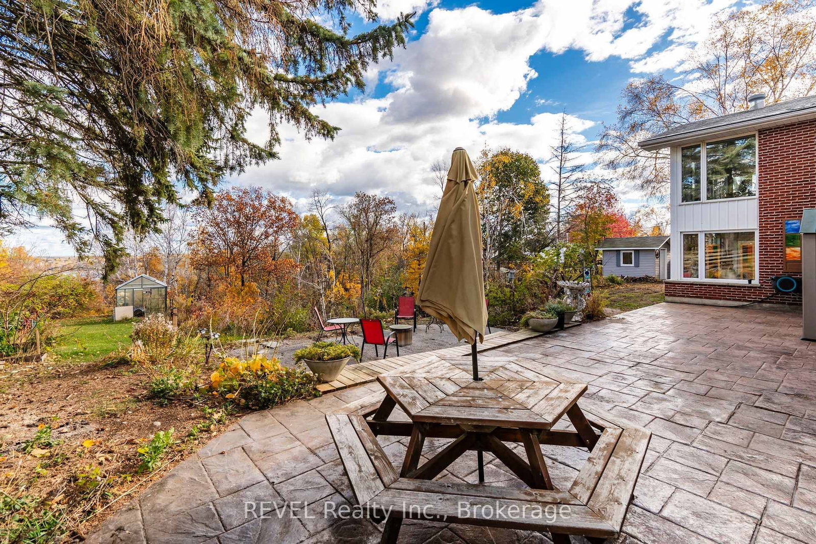 635 William Street • Midland, ON photo 39