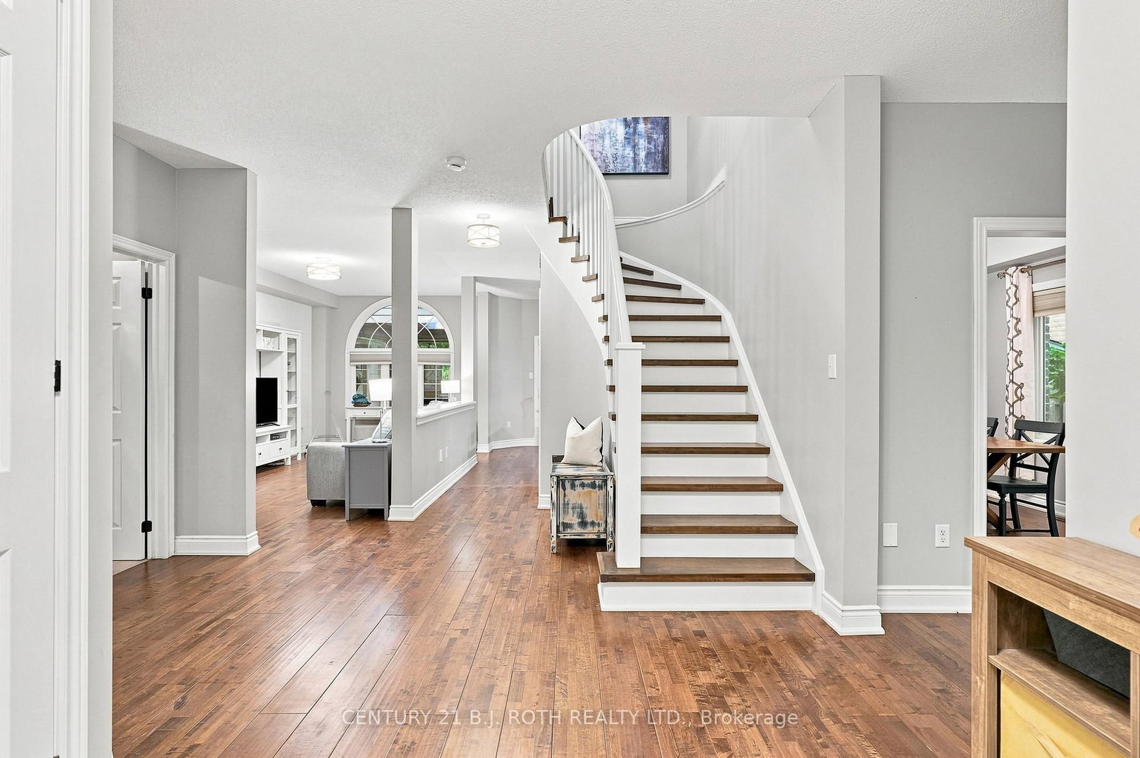 96 Penvill Trail • Barrie, ON photo 4