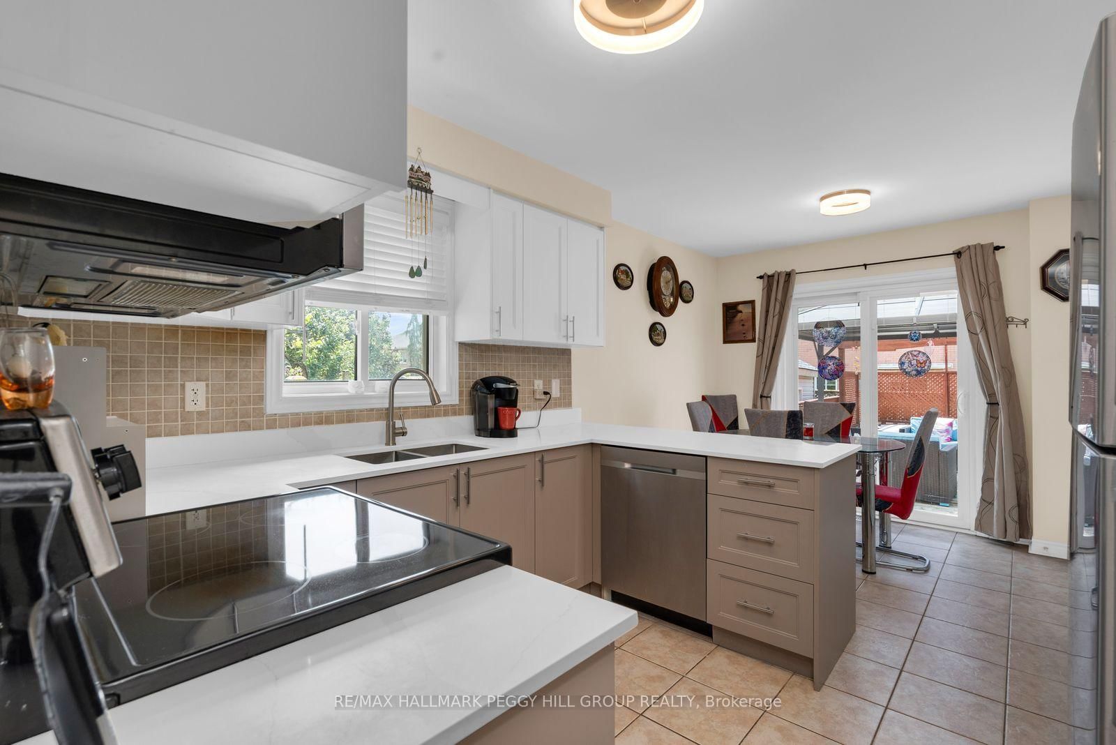 9 Stephanie Lane • Barrie, ON photo 3