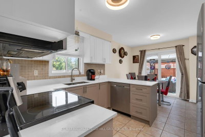 9 Stephanie Lane • Barrie, ON photo 3