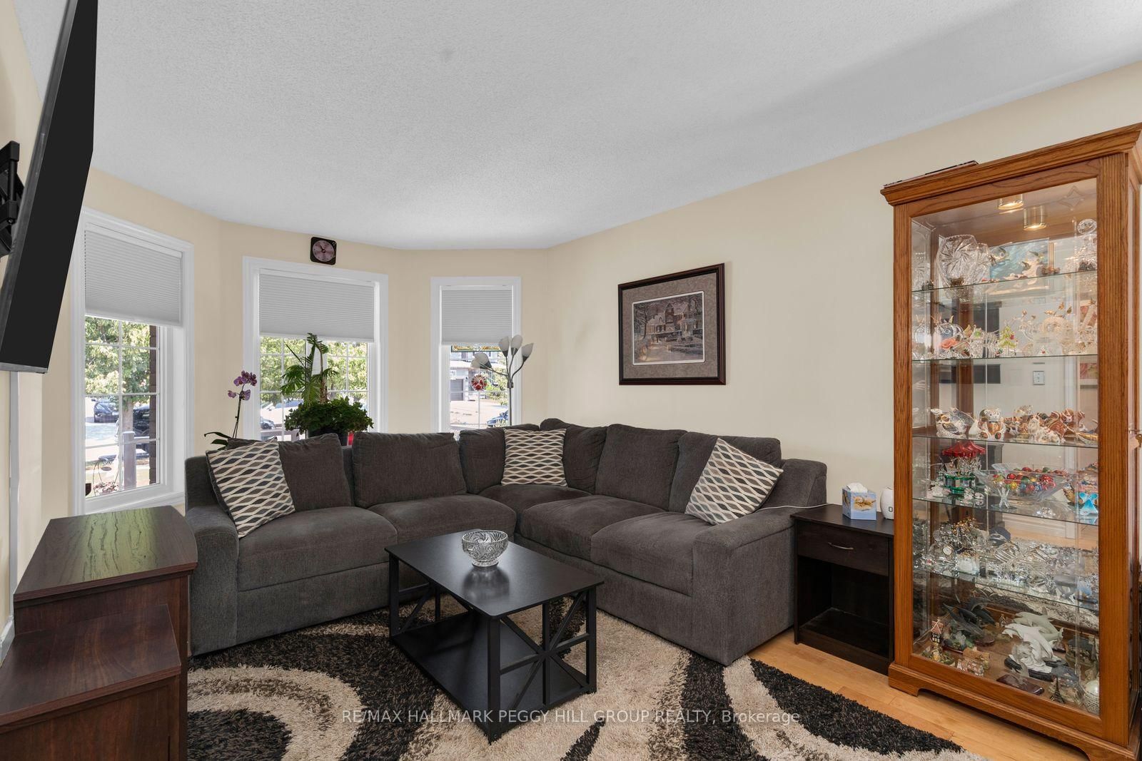 9 Stephanie Lane • Barrie, ON photo 8