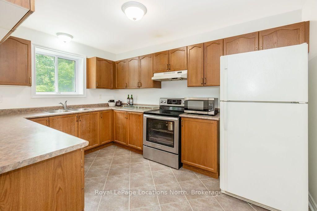128 Spruce Street • Tiny, ON photo 12