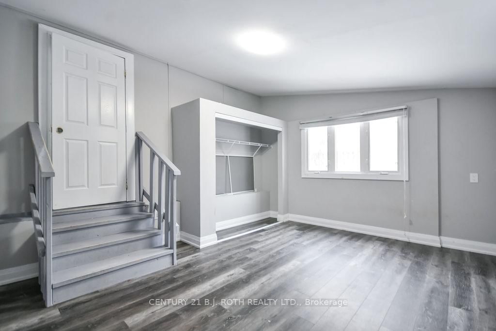 44 Sanford Street • Barrie, ON photo 13