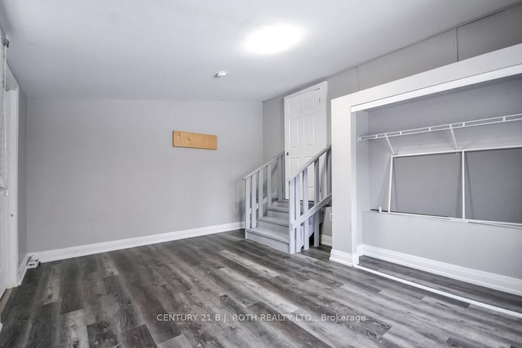 44 Sanford Street • Barrie, ON photo 14