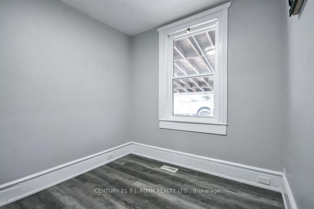 44 Sanford Street • Barrie, ON photo 17